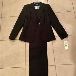 Women’s Pantsuit